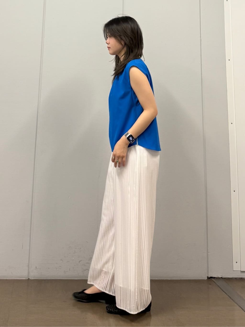 mizukiさんの「INDIVI｜【クールエアー素材／UVケア／吸汗速乾】エアリータックブラウス」を使ったコーディネート