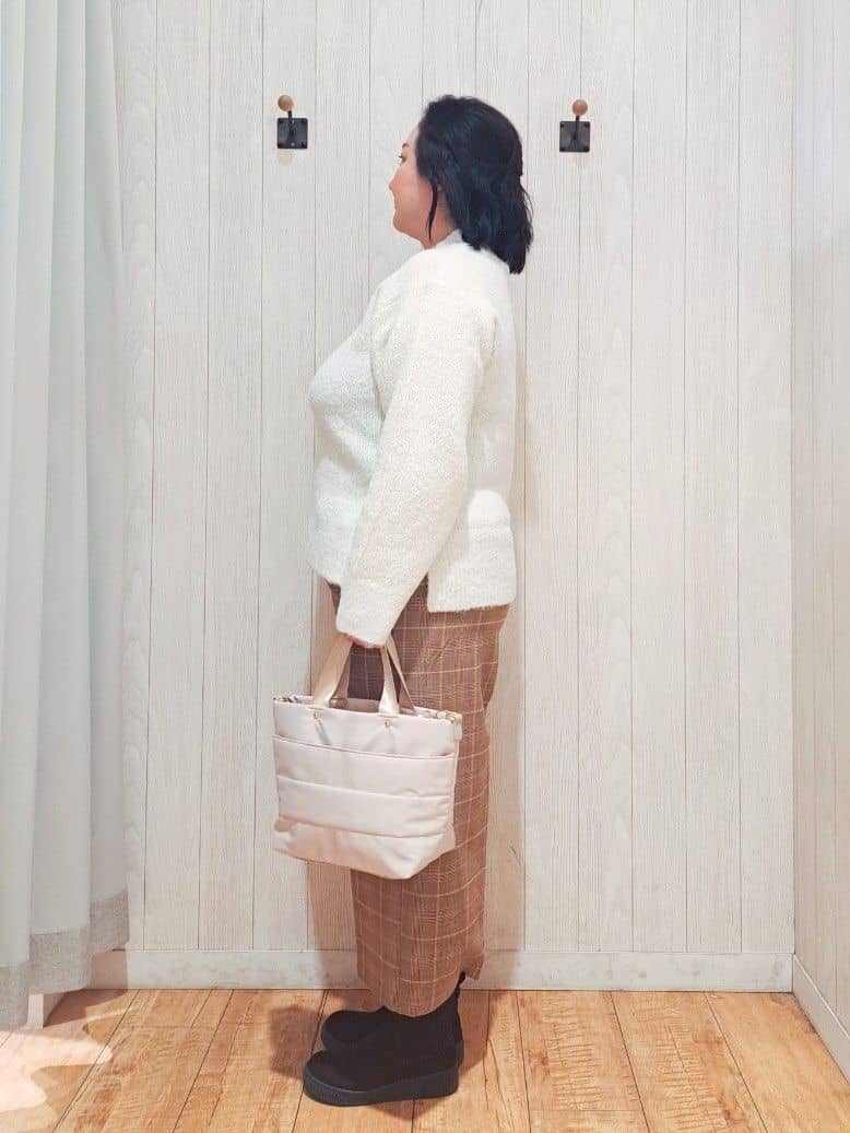 kotomiさんの「SHOO･LA･RUE｜【S-LL】ほんのりラメで華やか ふわふわハイネックニット」を使ったコーディネート