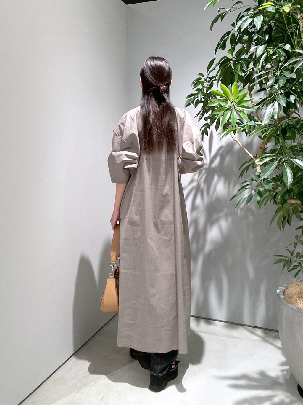 Renoさんの「INDIVI｜フォルムスリーブワンピース」を使ったコーディネート