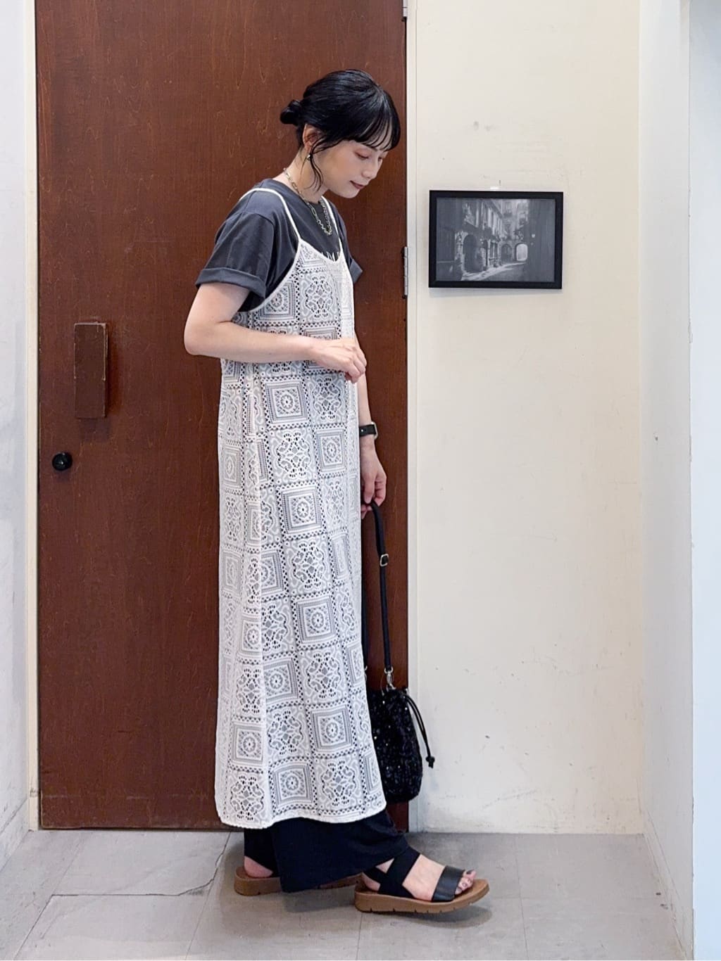 𝐇𝐢𝐫𝐨𝐦𝐢さんの「SHOO･LA･RUE｜【S-LL】レースキャミワンピース」を使ったコーディネート