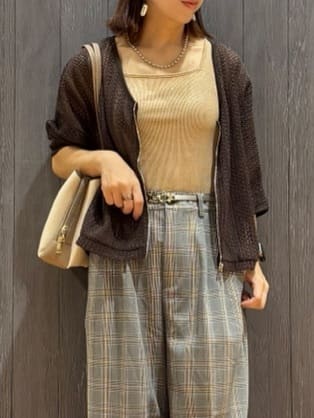meiさんの「SHOO･LA･RUE｜【洗える/S-LL】季節の変わり目に 透かし柄が涼やか ジップブルゾン」を使ったコーディネート