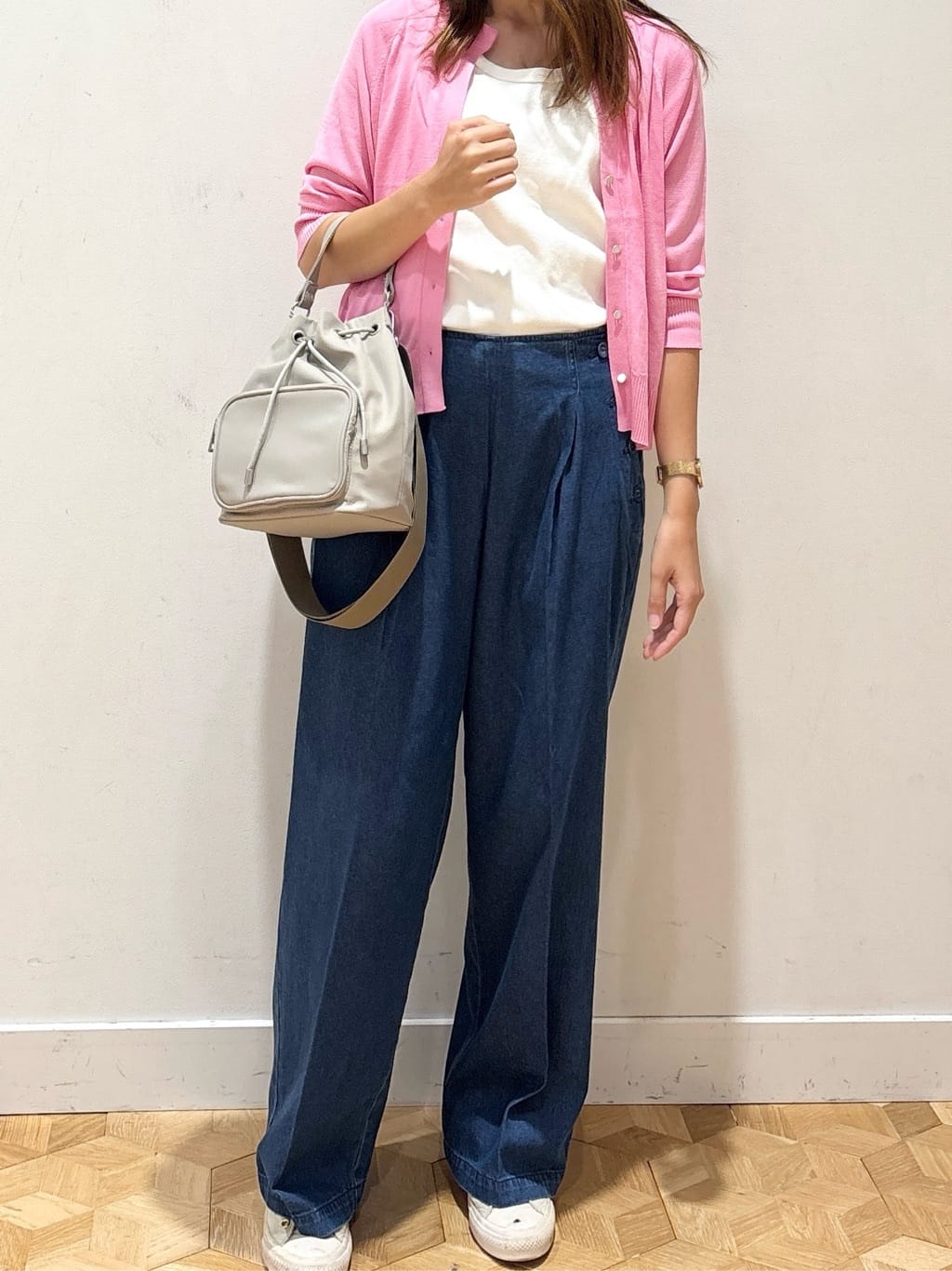 YUMIさんの「Dessin｜【洗える】キーネックカーディガン」を使ったコーディネート