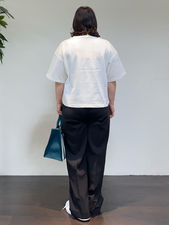 Asamiさんの「UNTITLED｜【コットン100/ゆったり/ショート丈/洗える】ベロアロゴTシャツ」を使ったコーディネート