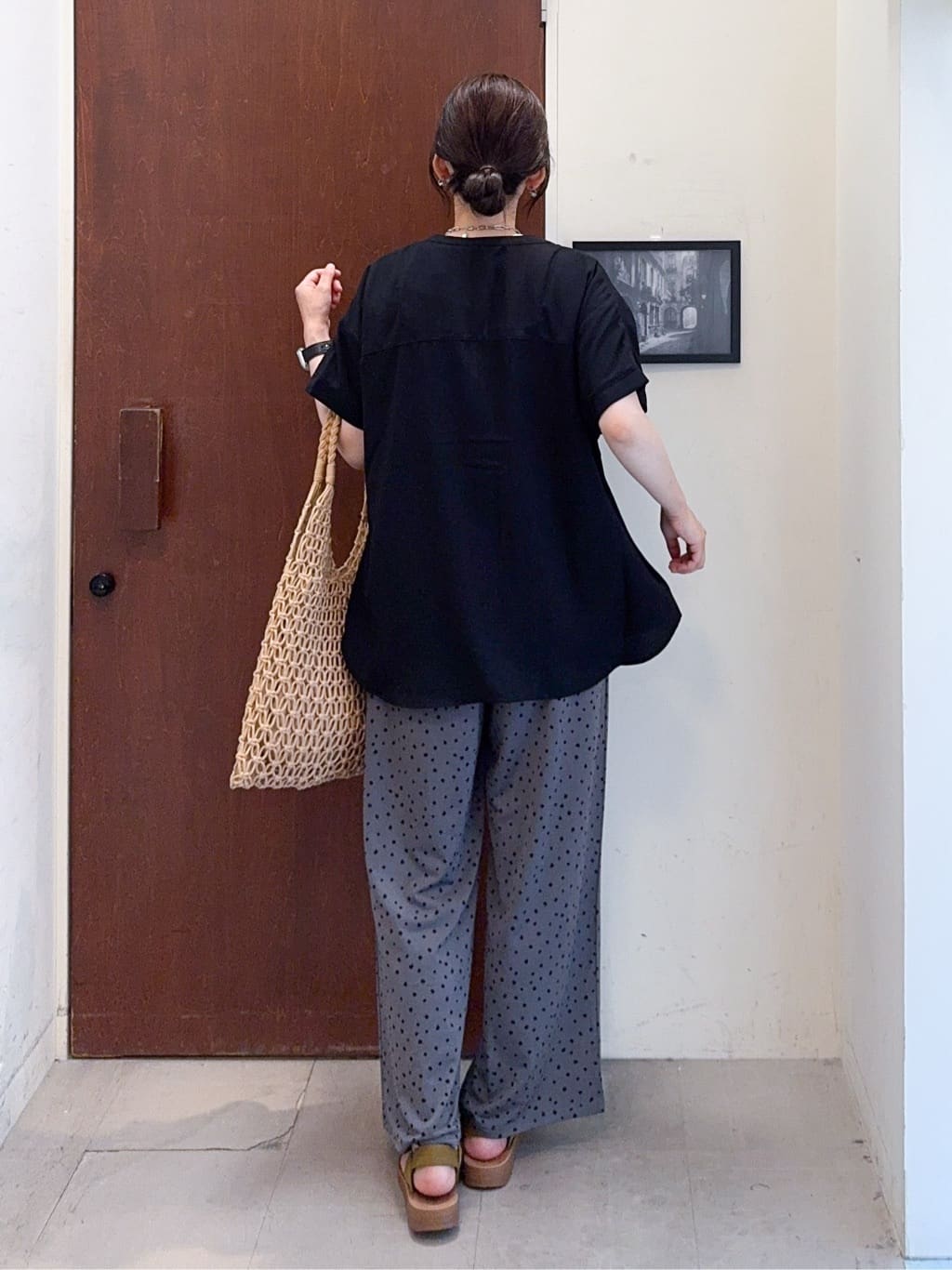 𝐇𝐢𝐫𝐨𝐦𝐢さんの「SHOO･LA･RUE｜【洗える/プチプラ】大人の抜け感をプラスする バンドカラーシャツ」を使ったコーディネート