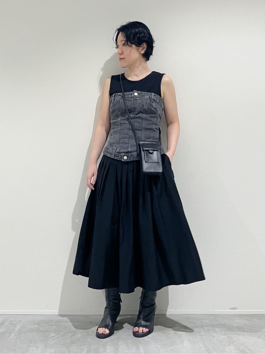 Cさんの「HIROKO HAYASHI｜BARBERA(バルベーラ)スマホポシェット」を使ったコーディネート