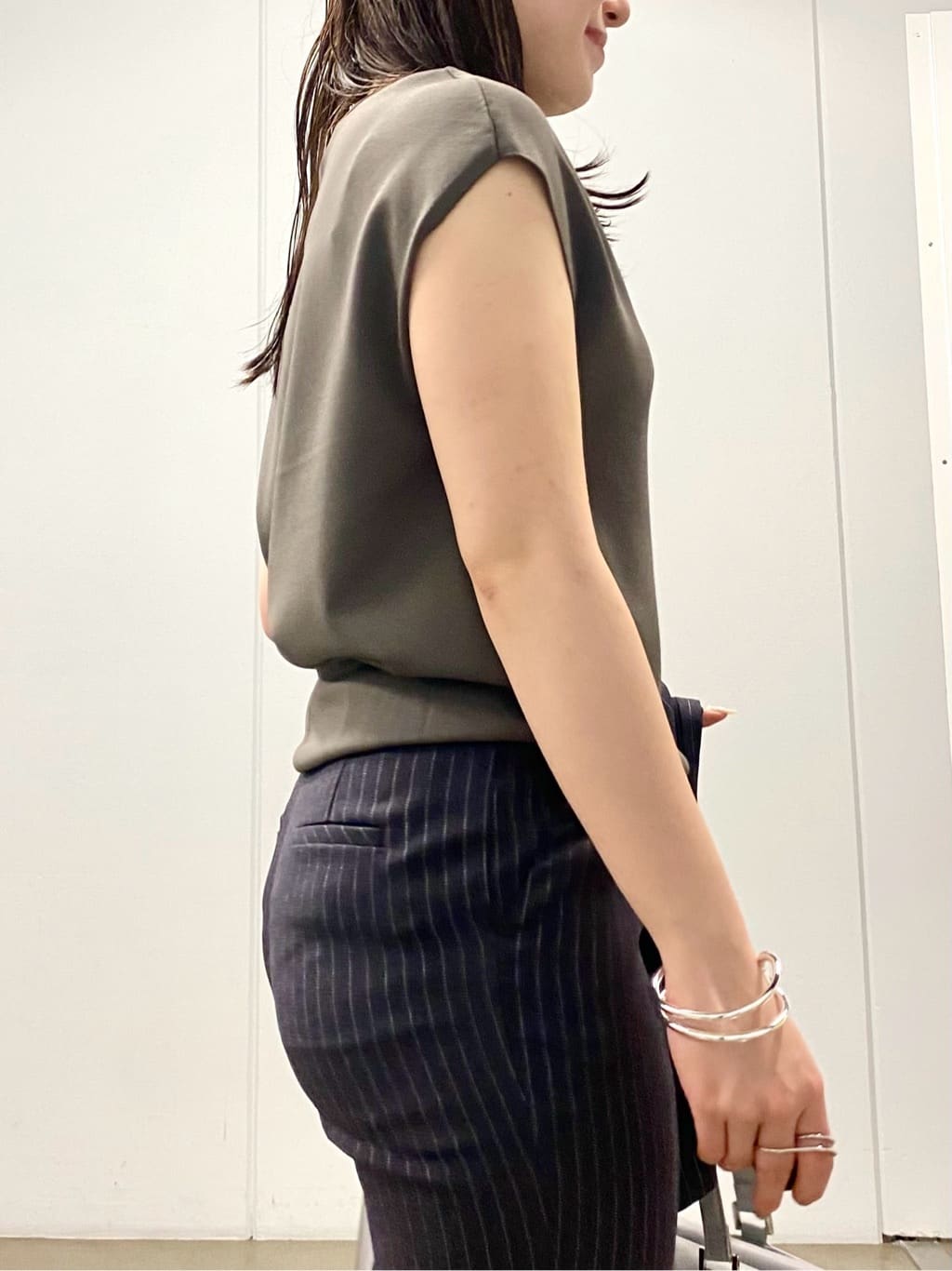 misakiさんの「INDIVI｜ダブルラインバングル」を使ったコーディネート