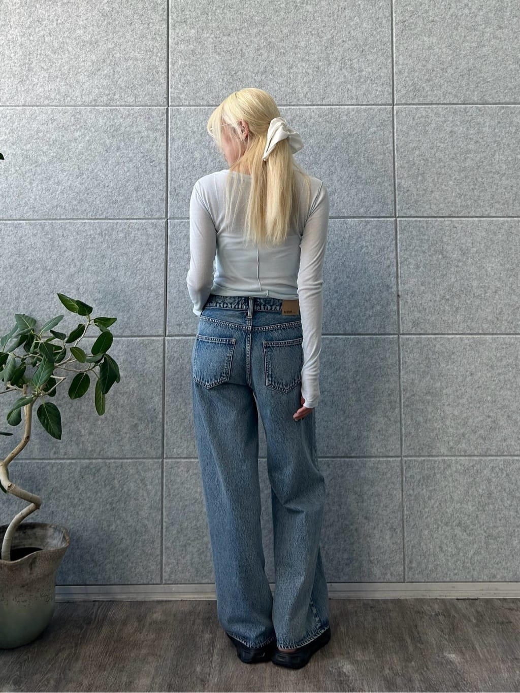 honoka Aさんの「CODE A｜sheer basic tee」を使ったコーディネート