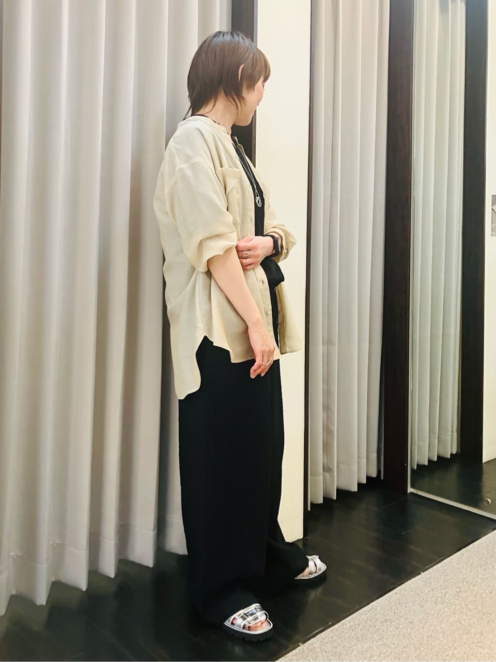 YUKIさんの「INDIVI｜【洗える／UVケア／SETUP可能】ドロストワイドパンツ」を使ったコーディネート