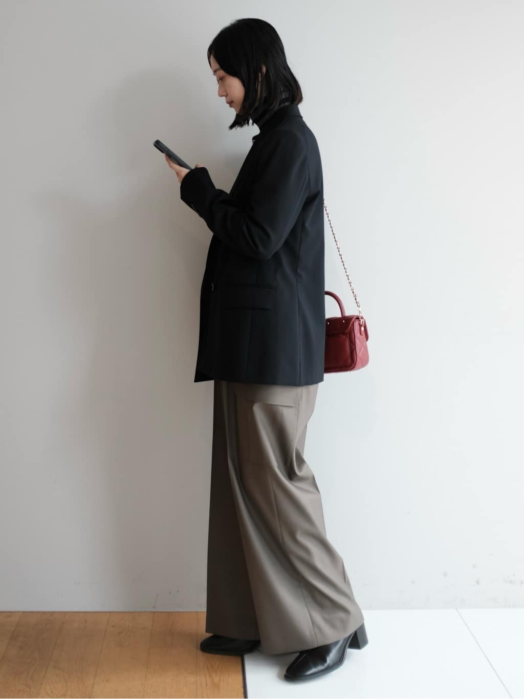 Kishimotoさんの「DRESSTERIOR｜シルクブレンドメリノウールリブプルオーバー」を使ったコーディネート