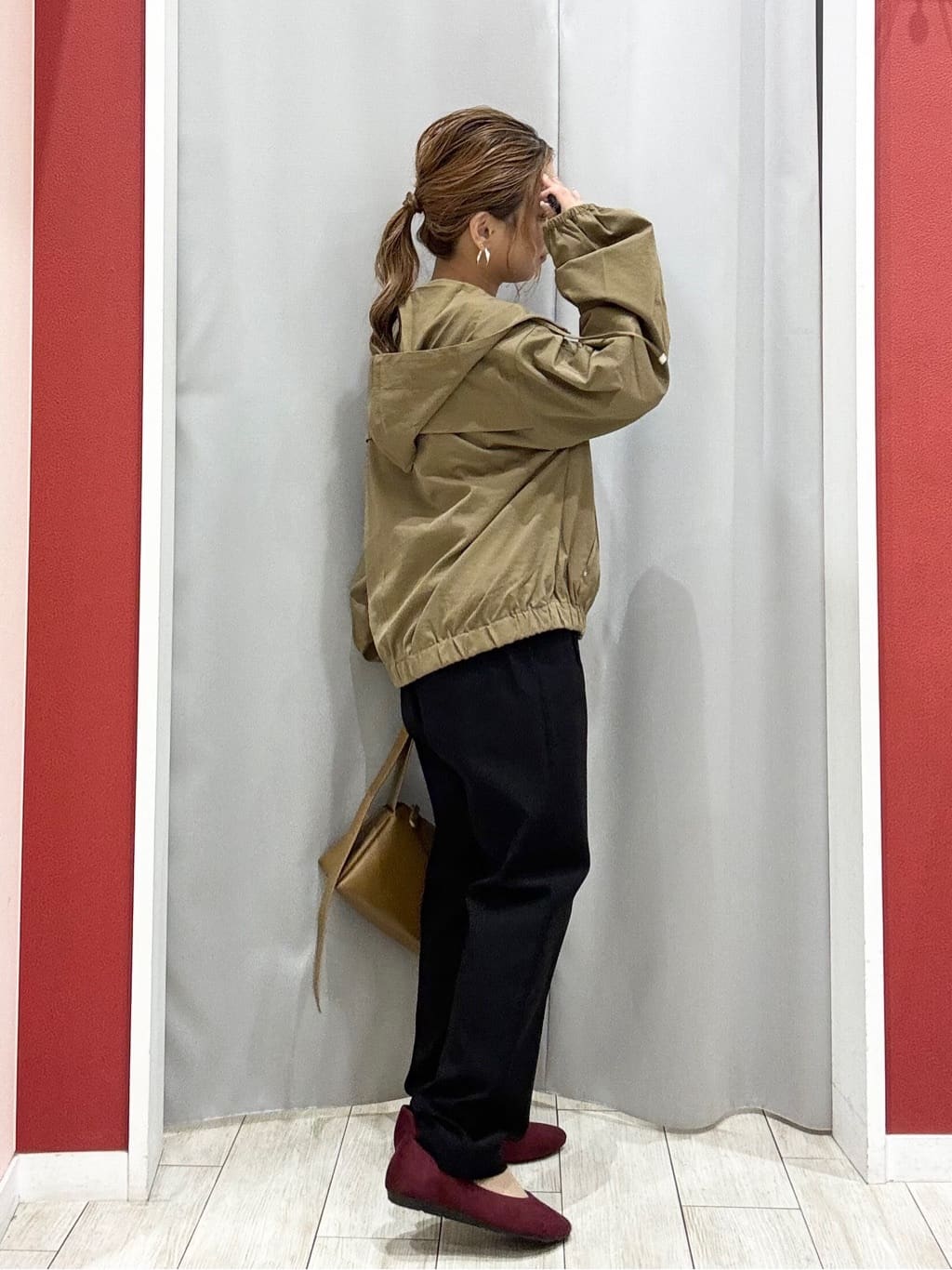 shioさんの「SHOO･LA･RUE｜【洗濯後しわになりにくい】さらっとタッチの 5分袖ドルマンブラウス」を使ったコーディネート