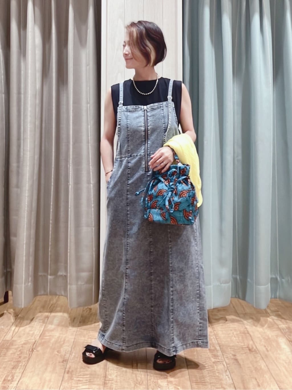 aaamiさんの「SHOO･LA･RUE｜【洗える/S-LL】大人のシアー感 キラキラ リブニット」を使ったコーディネート