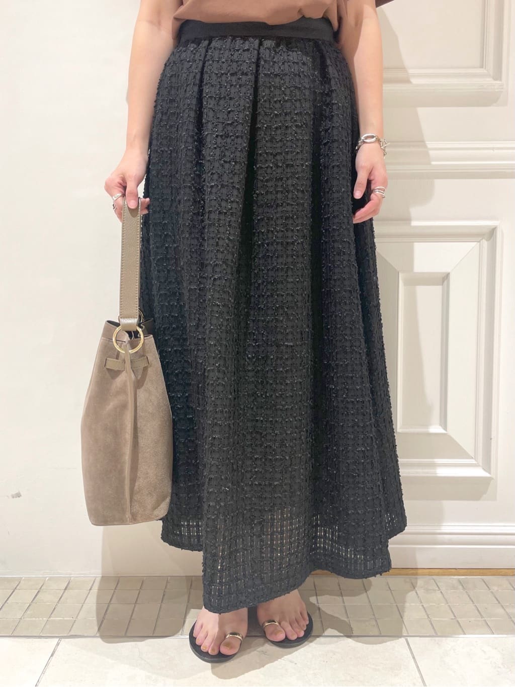 makiさんの「DRESSTERIOR｜◆20／1シルケット風天竺Tシャツ」を使ったコーディネート