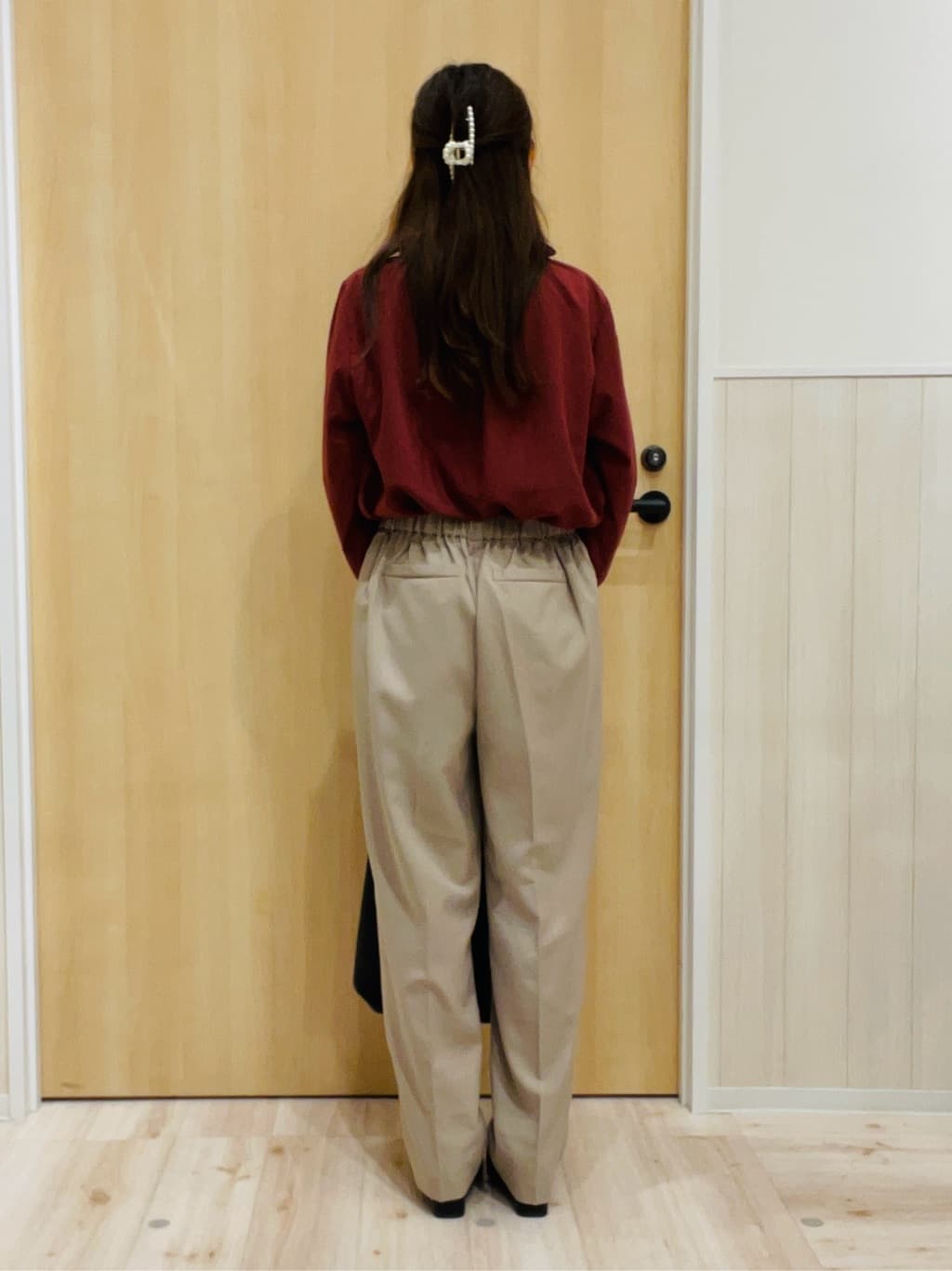 minamiさんの「SHOO･LA･RUE｜【S-LL】ウエストリボンがアクセント ゆったりテーパードパンツ」を使ったコーディネート