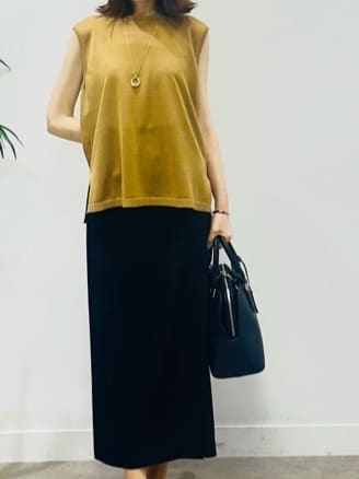Miwaさんの「UNTITLED｜【アンサンブル可/洗える】シアーノースリーブ プルオーバー」を使ったコーディネート