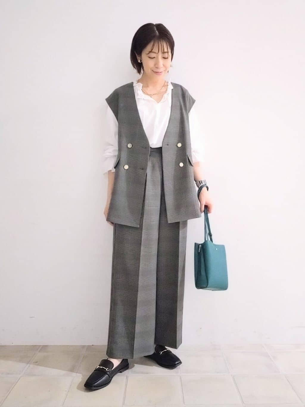 miomioさんの「SHOO･LA･RUE｜【S-LL/セットアップ可/洗濯後しわになりにくい】ダブルベスト」を使ったコーディネート