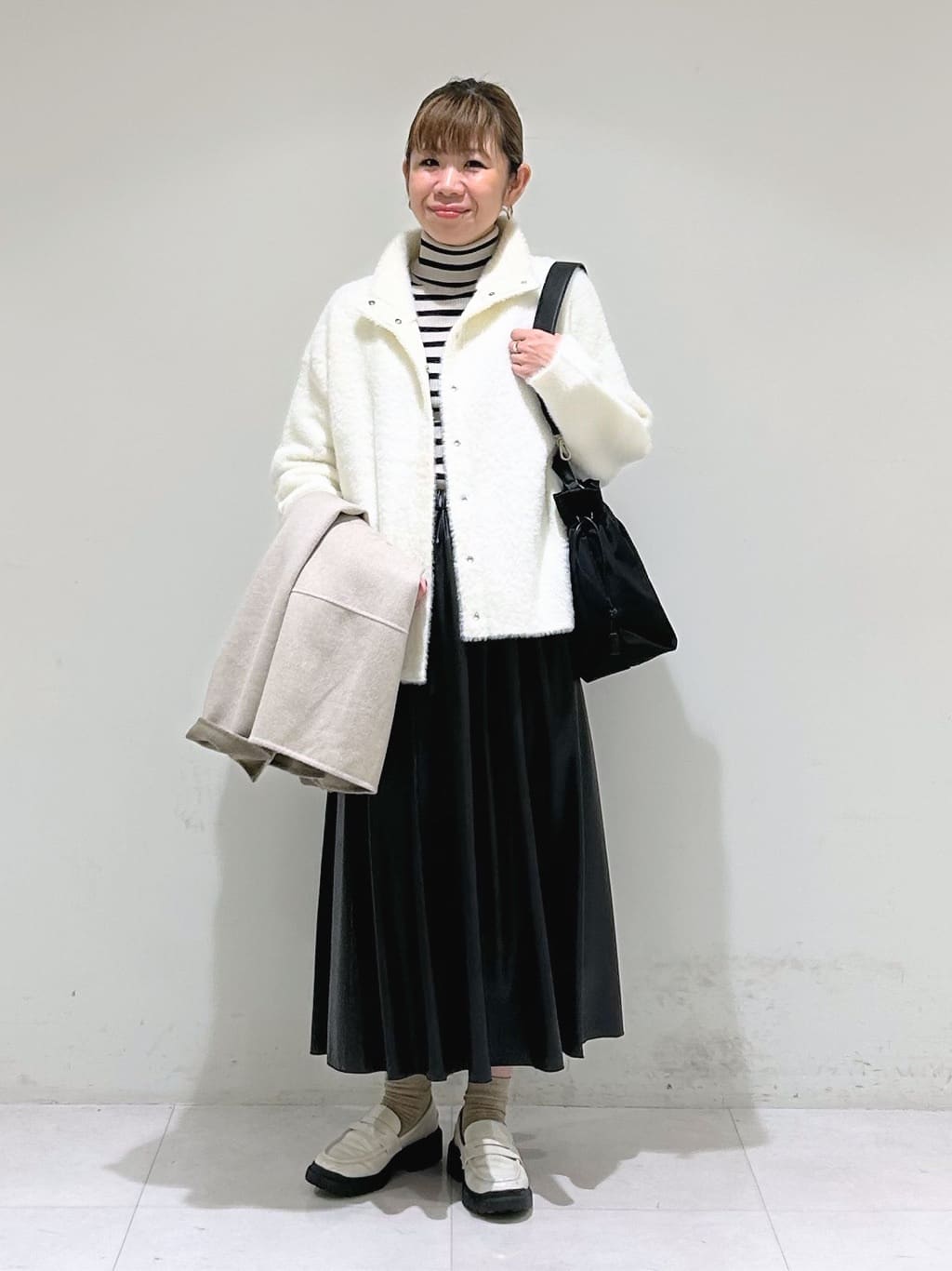 tsuyuさんの「INDIVI｜【配色デザイン／ショート丈】ウールリバー ノーカラーコート」を使ったコーディネート