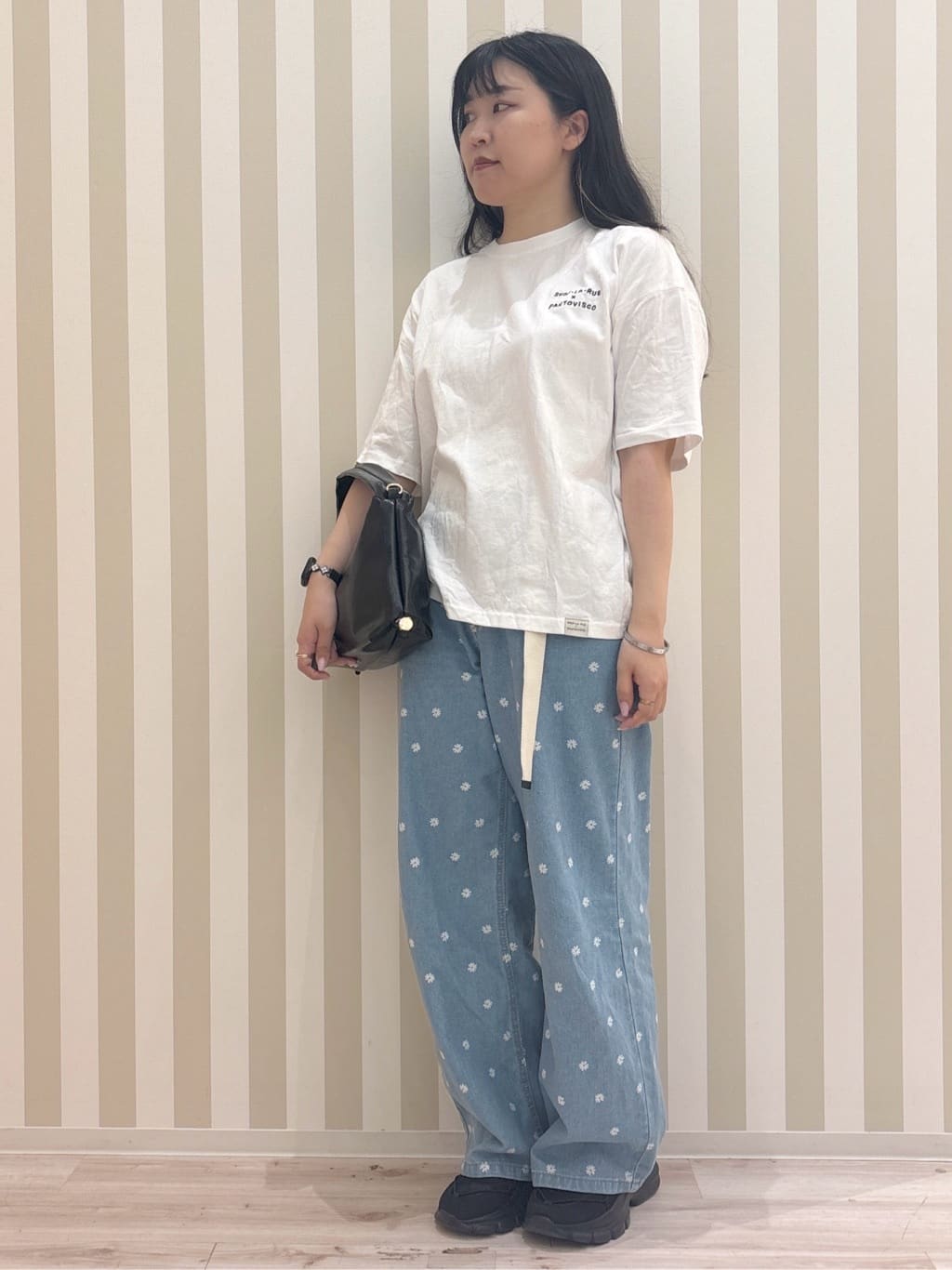 まろんさんの「SHOO･LA･RUE｜【パントビスコ／ぺろち】プリントTシャツ」を使ったコーディネート