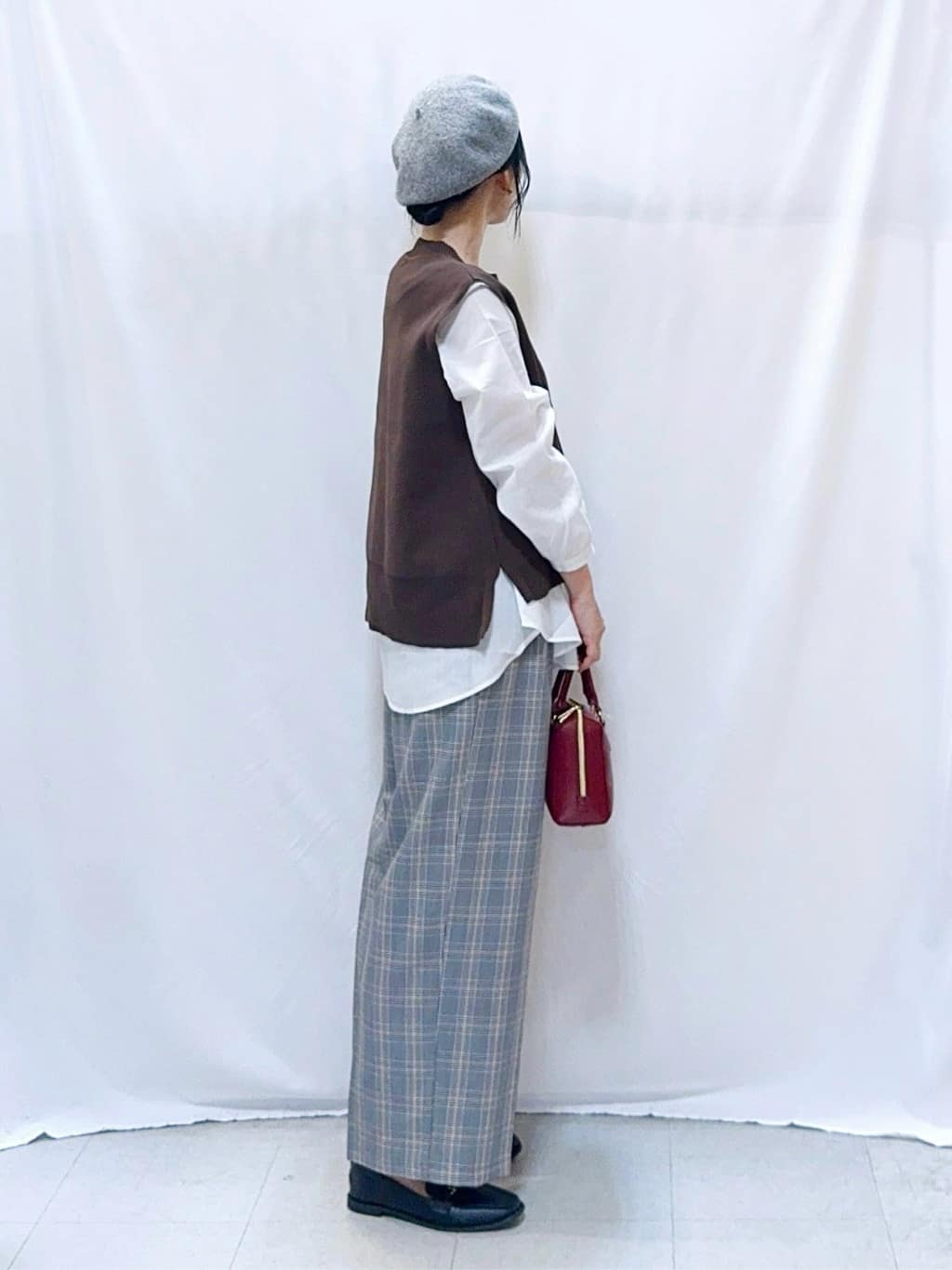 𝐇𝐢𝐫𝐨𝐦𝐢さんの「SHOO･LA･RUE｜【洗濯機可/S-LL】すっきり上品きれい見え タックワイドパンツ」を使ったコーディネート