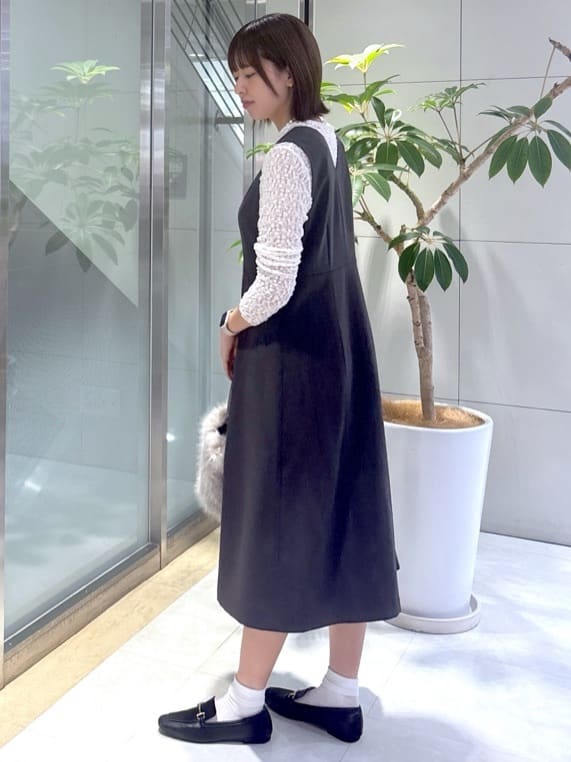 yukaさんの「UNTITLED｜【Aライン/ワンピース】Vネックジャンパースカート」を使ったコーディネート