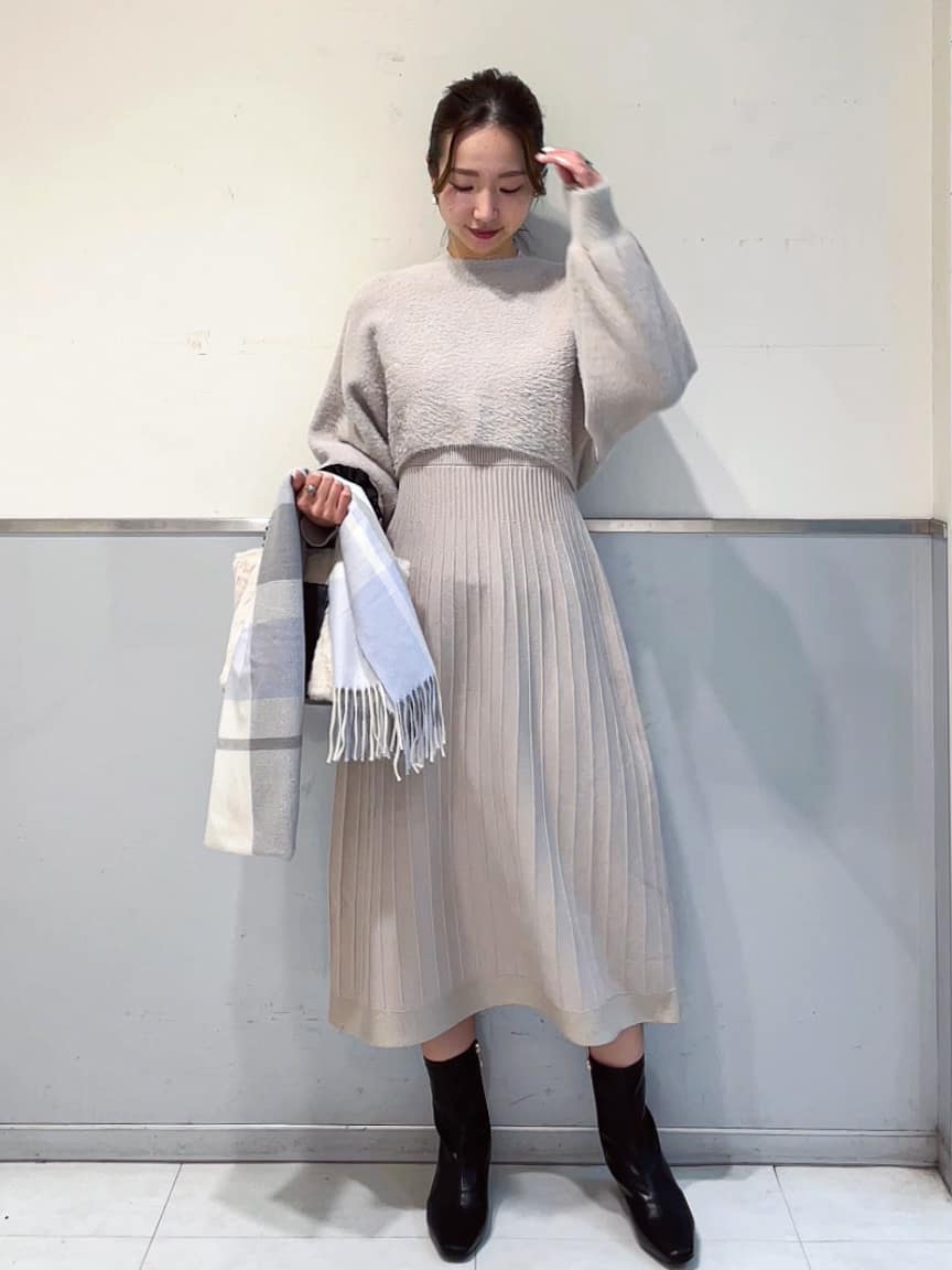 ミーさんの「index｜ラメフェザープルオーバーセット ニットワンピース【洗濯機OK】《XS～LL》」を使ったコーディネート