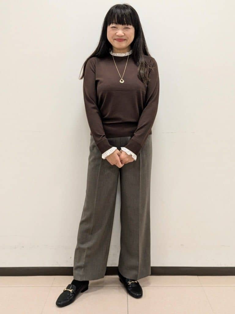 ともさんの「UNTITLED｜【フリル取り外し可/きれいめエレガント】フリルシャツレイヤード風ニット」を使ったコーディネート