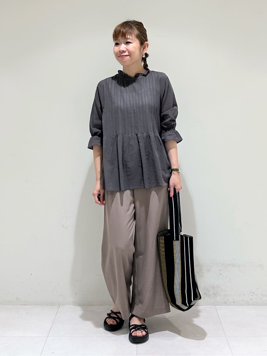 tsuyuさんの「INDIVI｜【洗える/コットン】ピンタックシアーブラウス」を使ったコーディネート