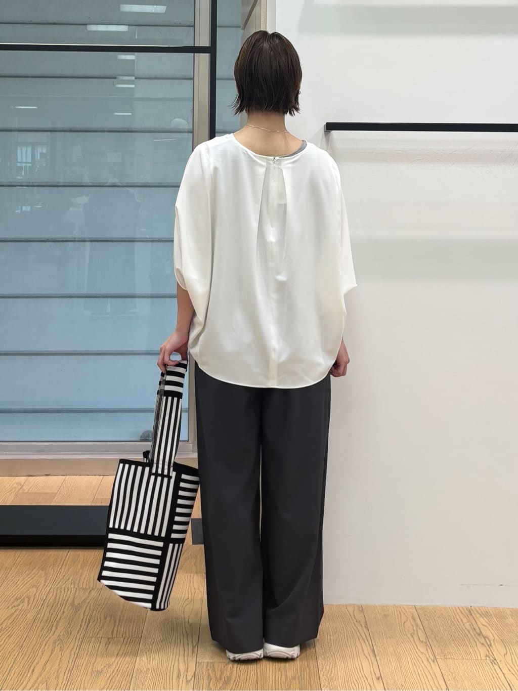 asamiさんの「INDIVI｜【体型カバー/SETUP可能】ジョーゼット　ドルマンブラウス」を使ったコーディネート