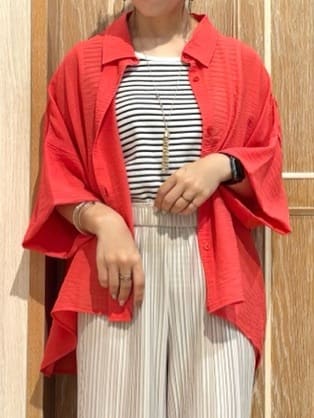 meiさんの「SHOO･LA･RUE｜ゆるっと感がこなれ見え ワッシャーシアー半袖シャツ」を使ったコーディネート