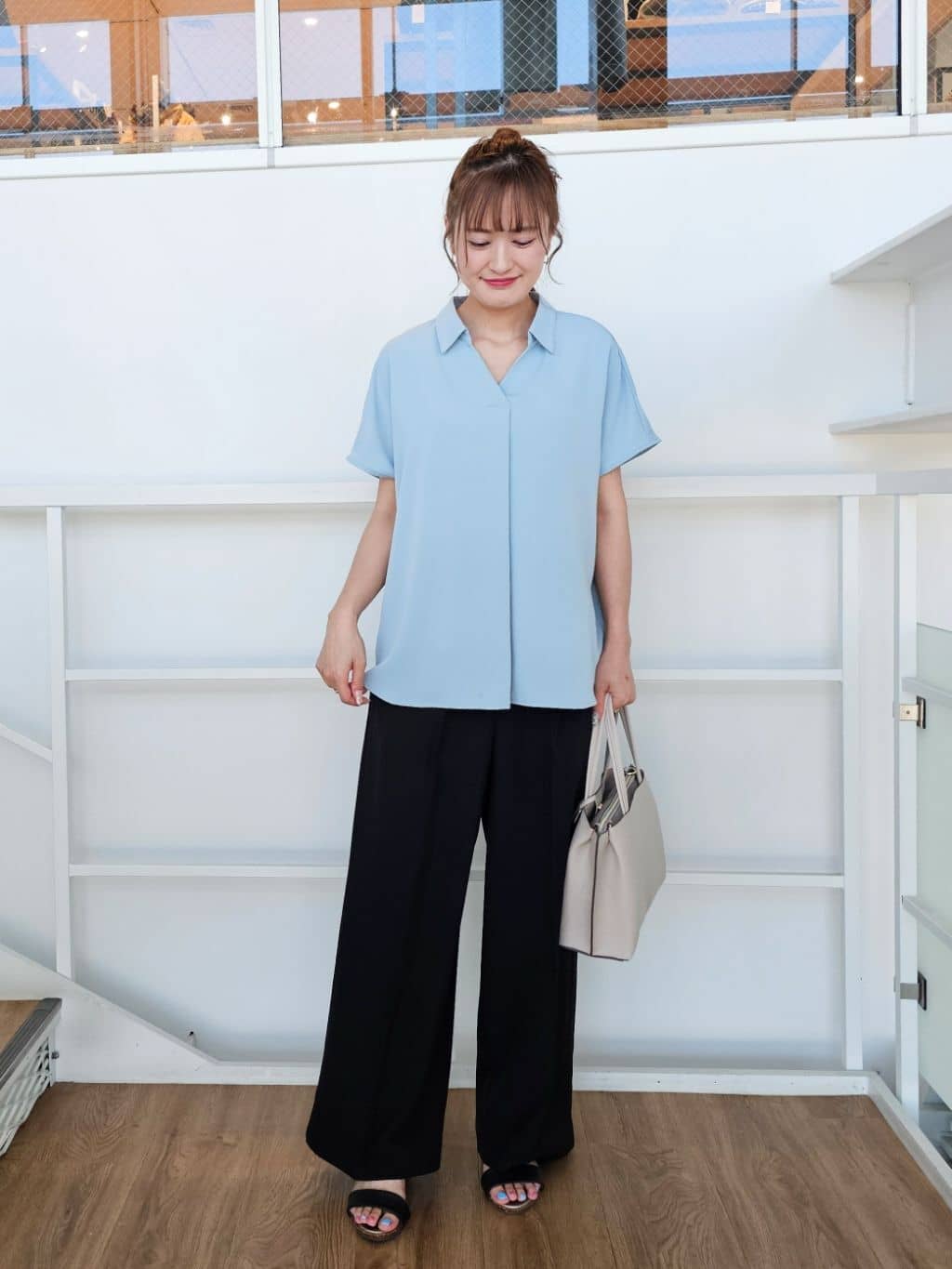 ゆゆさんの「SHOO･LA･RUE｜【洗える/S-LL/プチプラ】さらっとすっきりきれい見え スキッパーブラウス」を使ったコーディネート
