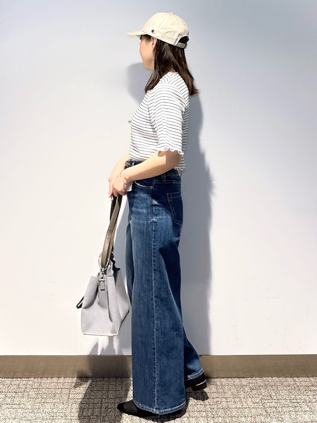 みーさんの「grove｜【美シルエット/選べる着丈】大人のためのバギーデニム」を使ったコーディネート