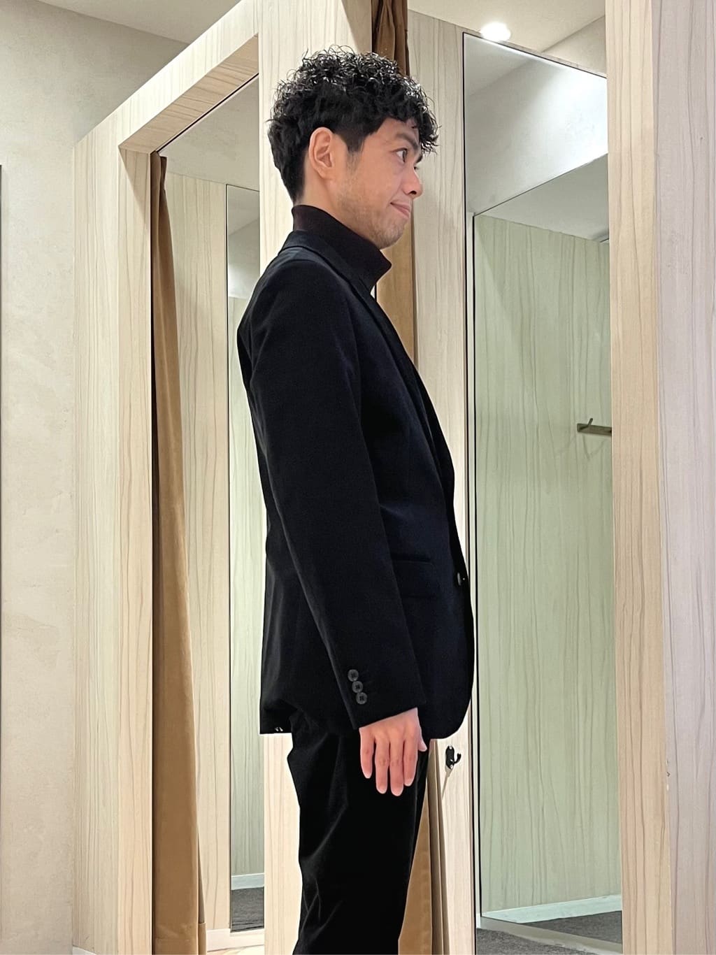 URAさんの「TAKEO KIKUCHI｜【Sサイズ～】ストレッチコーデュロイ ジャケット」を使ったコーディネート