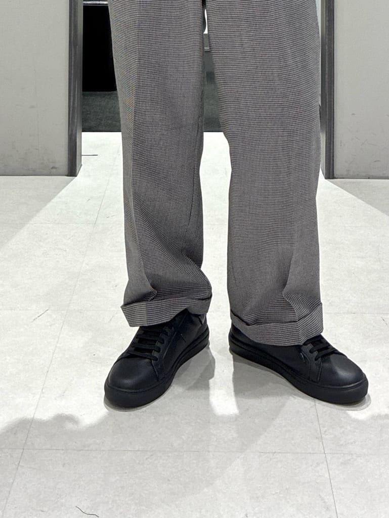 わいずみさんの「TAKEO KIKUCHI｜【3D ナイロン ストレッチ】スタンドカラー シャツブルゾン」を使ったコーディネート