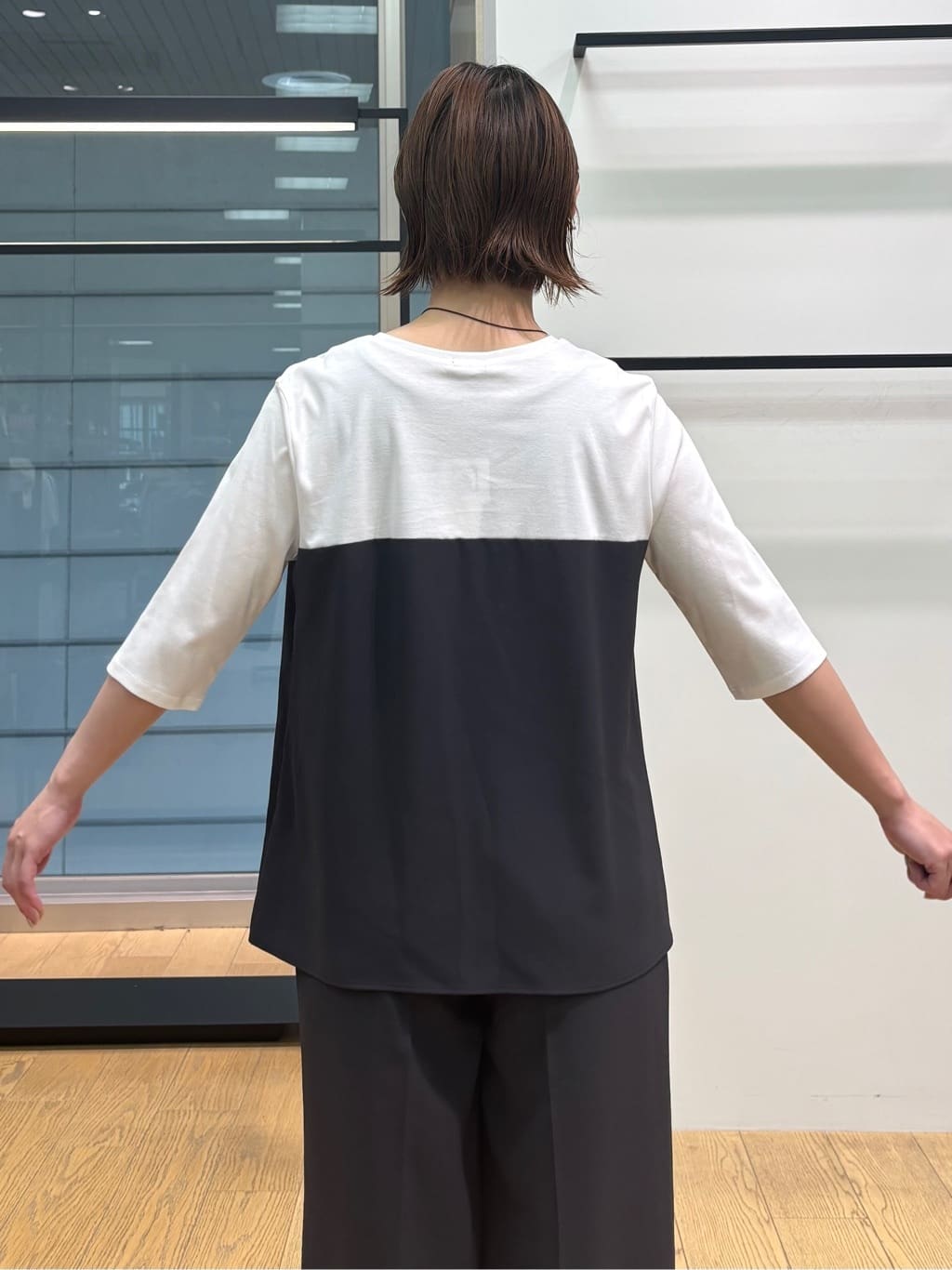 asamiさんの「INDIVI｜【セットアップ可能】ビスチェレイヤード風トップス」を使ったコーディネート