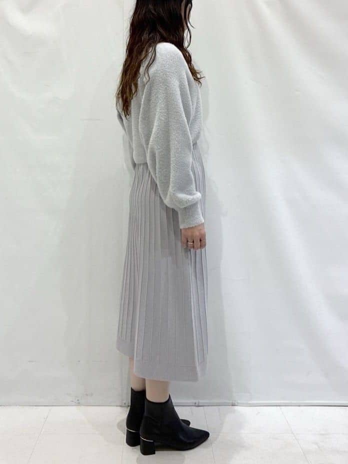 komaさんの「OPAQUE.CLIP｜ラメフェザープルオーバーセット ニットワンピース【洗濯機OK】《XS～LL》」を使ったコーディネート