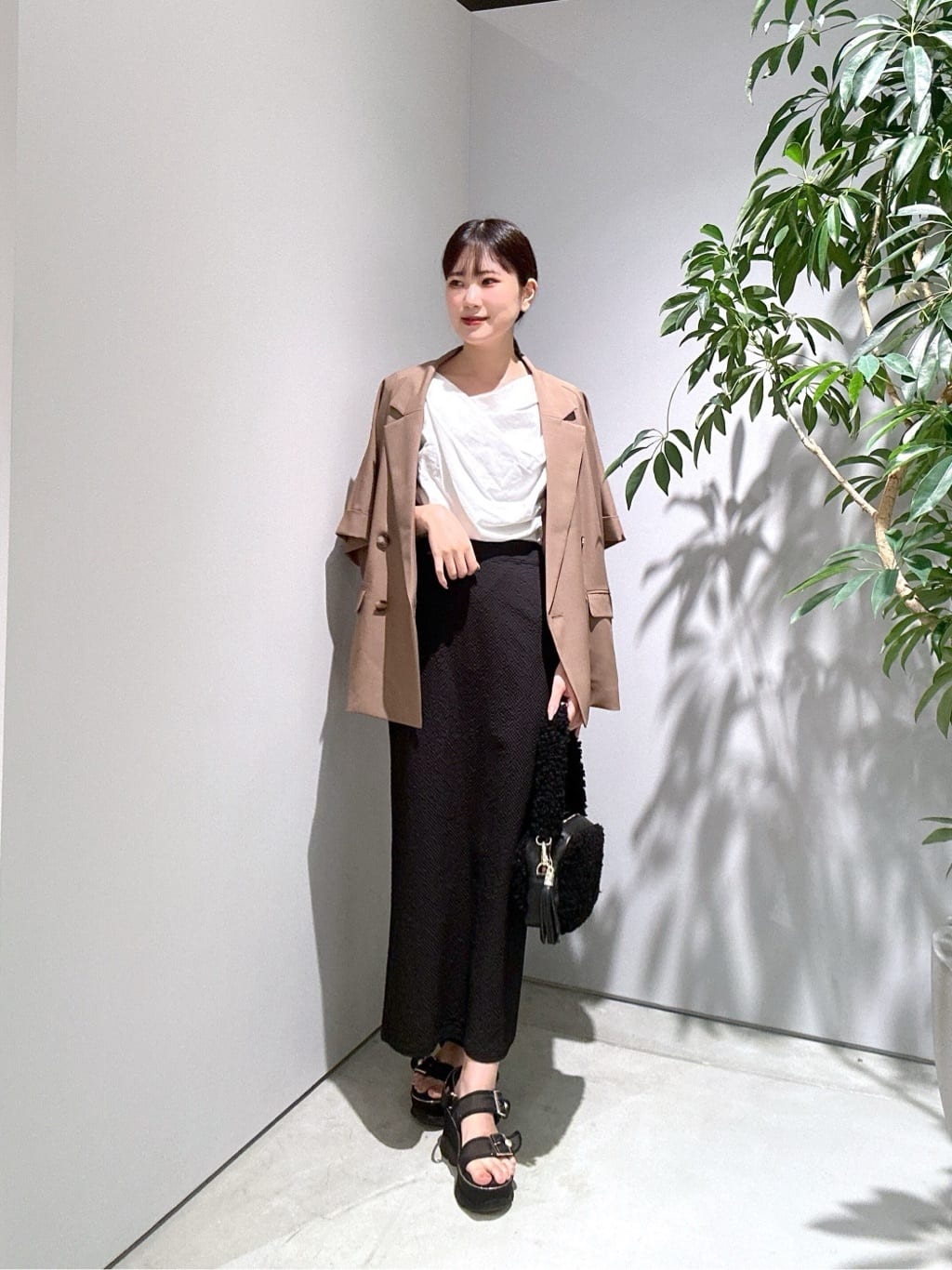 Renoさんの「INDIVI｜ドレープクロップドカットソー」を使ったコーディネート