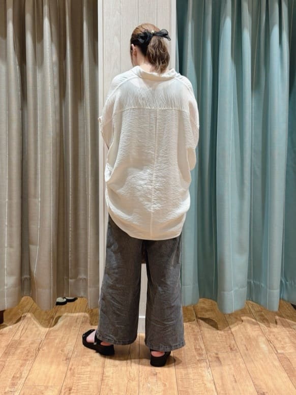 HANAさんの「SHOO･LA･RUE｜【ひんやり】すっきりきれいに体型カバー コクーンシルエットワンピース」を使ったコーディネート