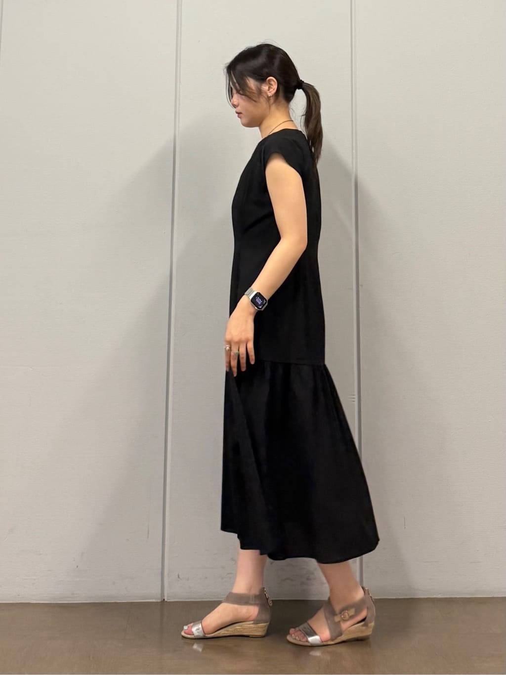 mizukiさんの「INDIVI｜【1枚でコーデ完成！】タックワンピース」を使ったコーディネート