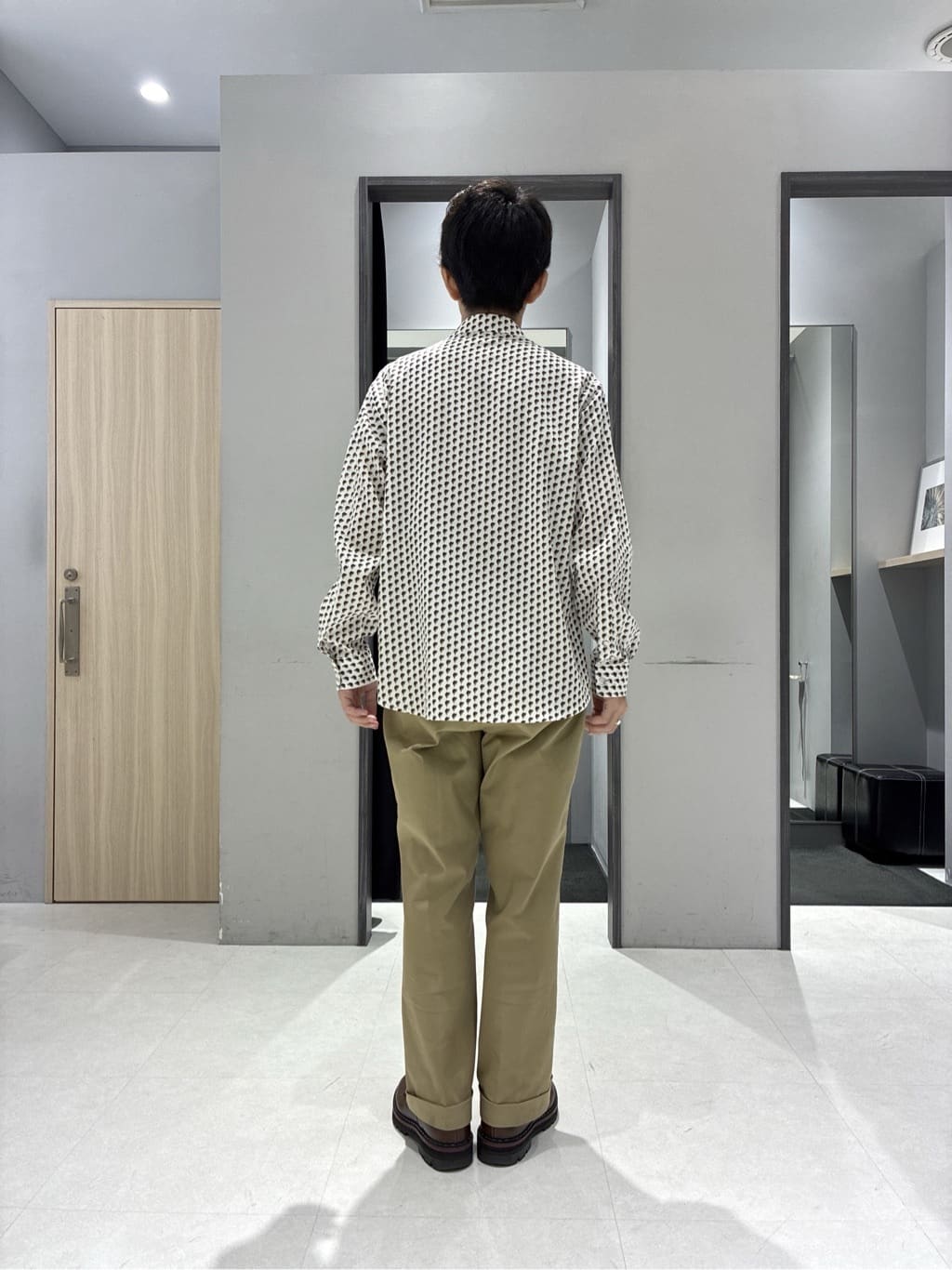 わいずみさんの「TAKEO KIKUCHI｜【3D ナイロン ストレッチ】スタンドカラー シャツブルゾン」を使ったコーディネート
