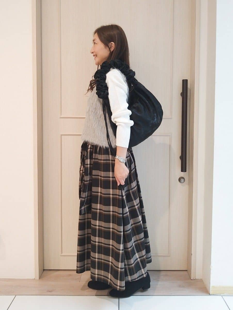 mi-saさんの「SHOO･LA･RUE｜【S-LL／2WAY】取り外しのできる シャツ腰巻パーツつきチェック柄スカート」を使ったコーディネート