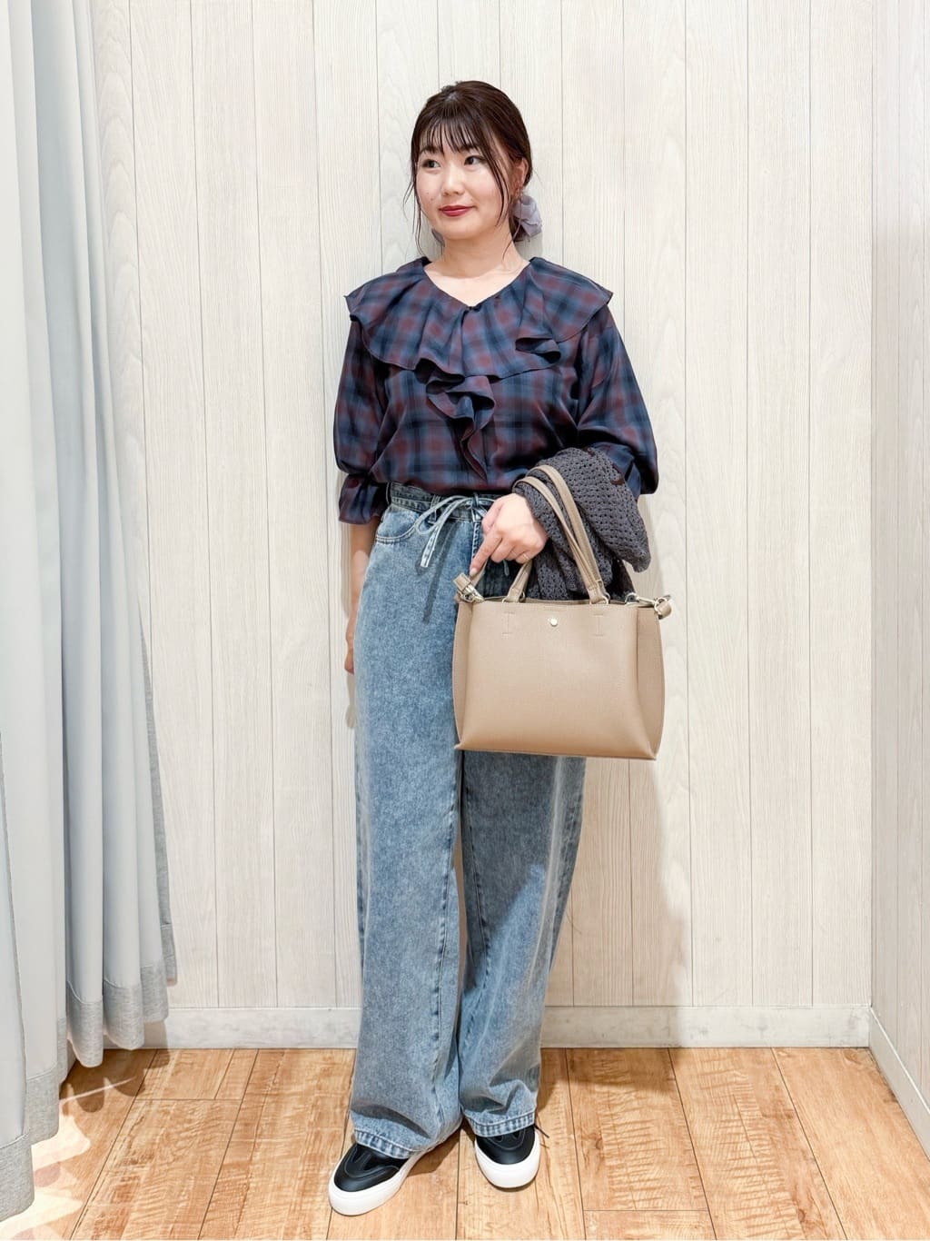 愛さんの「SHOO･LA･RUE｜コード刺繍アソートメッシュカーディガン」を使ったコーディネート