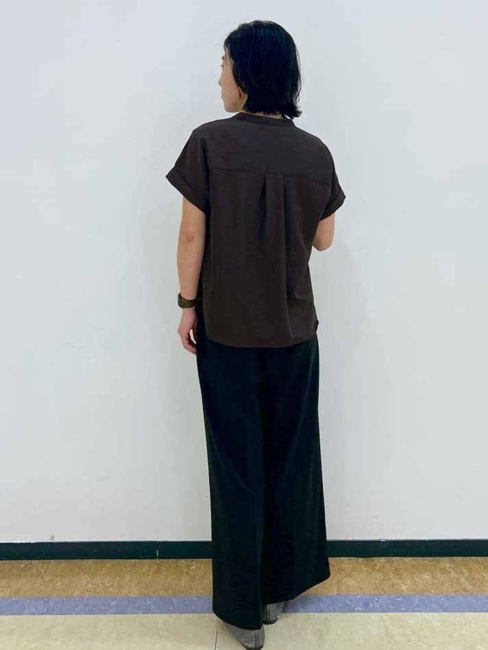 su.さんの「index｜ダブルポケットスキッパーブラウス【洗濯機洗い可／イージーアイロン】」を使ったコーディネート