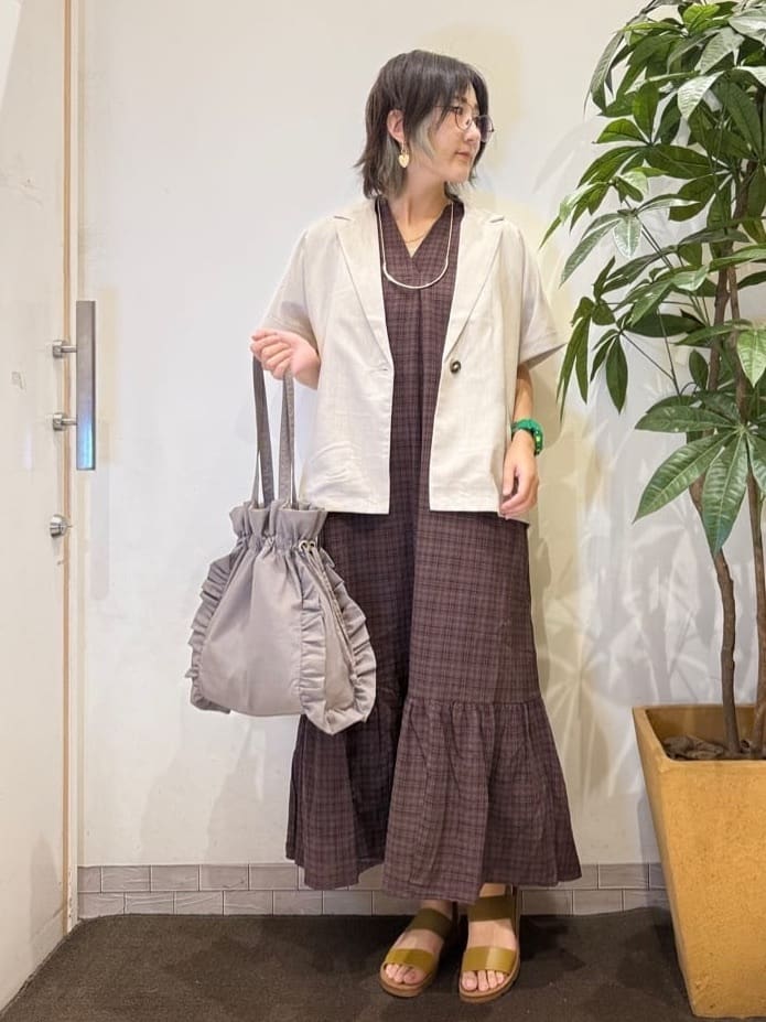 misakiさんの「SHOO･LA･RUE｜【S-LL】さらりと着たい大人のための 麻調半袖ジャケット」を使ったコーディネート