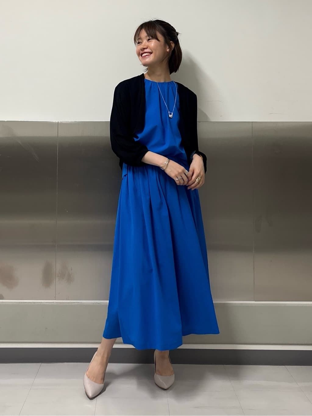 kanaeさんの「INDIVI｜【軽く羽織れる】ボレロカーディガン」を使ったコーディネート