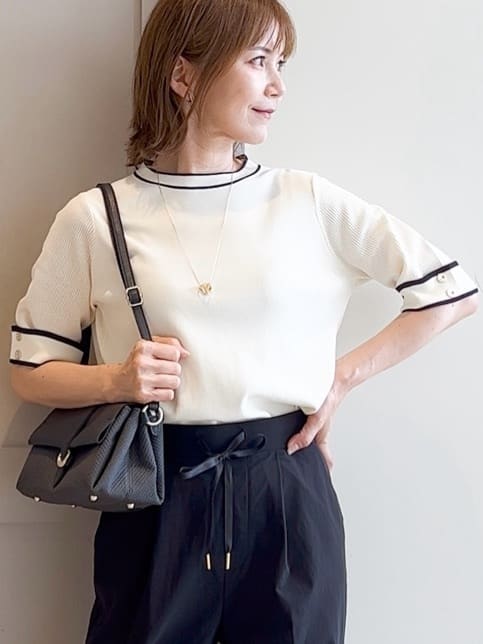 yamakoさんの「grove｜キレイも動きやすさも　美脚見えハイパーストレッチパンツ」を使ったコーディネート