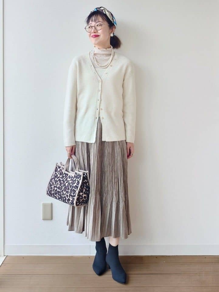 MUTSUKOさんの「UNTITLED｜【ロング丈/軽やか】テーラード　リバーコート」を使ったコーディネート