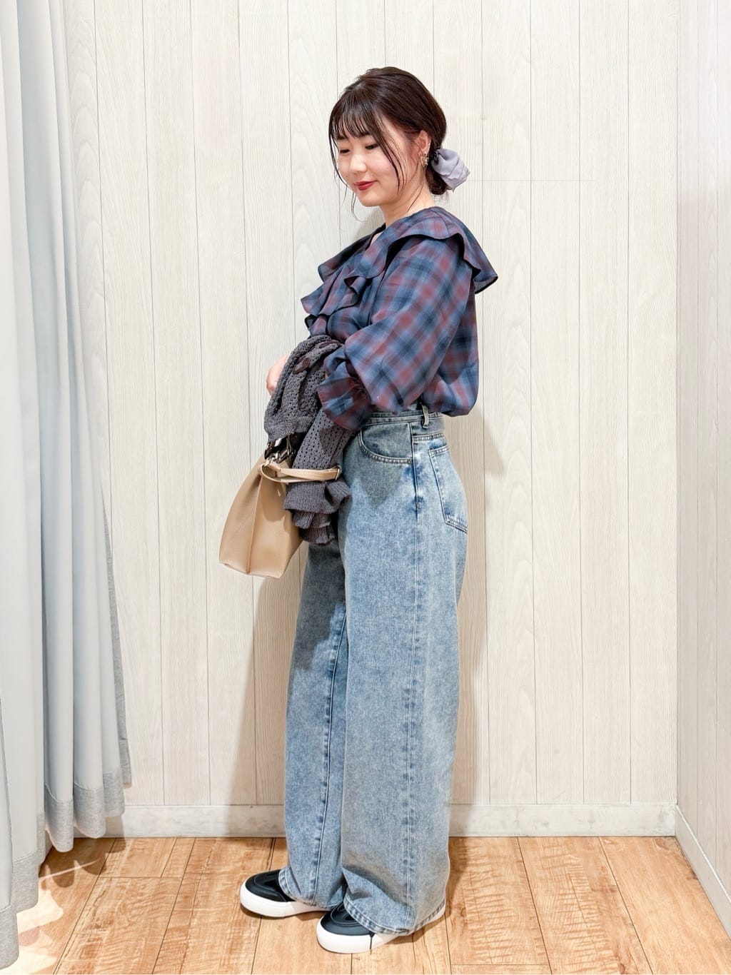 愛さんの「SHOO･LA･RUE｜コード刺繍アソートメッシュカーディガン」を使ったコーディネート
