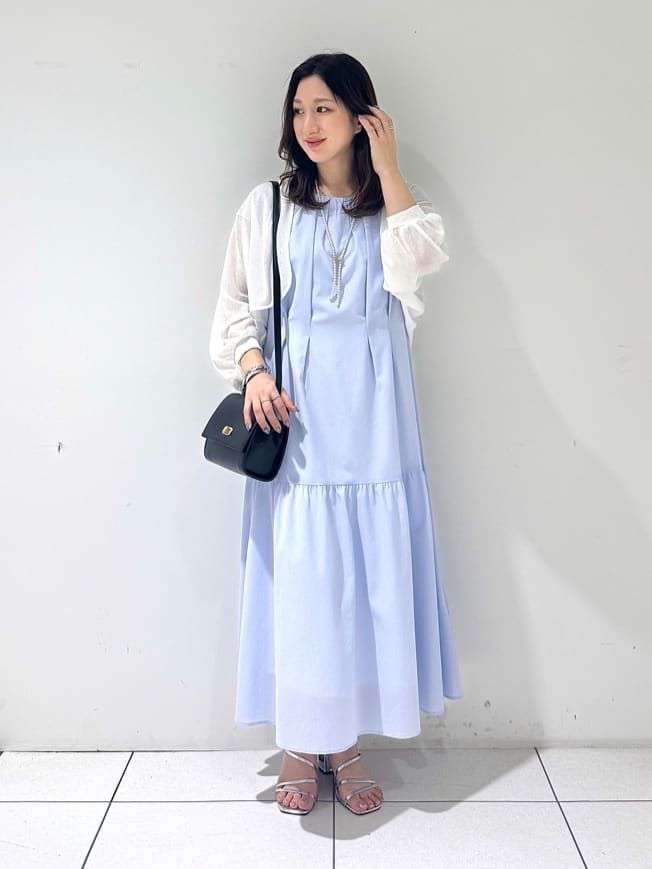 そんさんの「INDIVI｜【軽く羽織れる】ボレロカーディガン」を使ったコーディネート