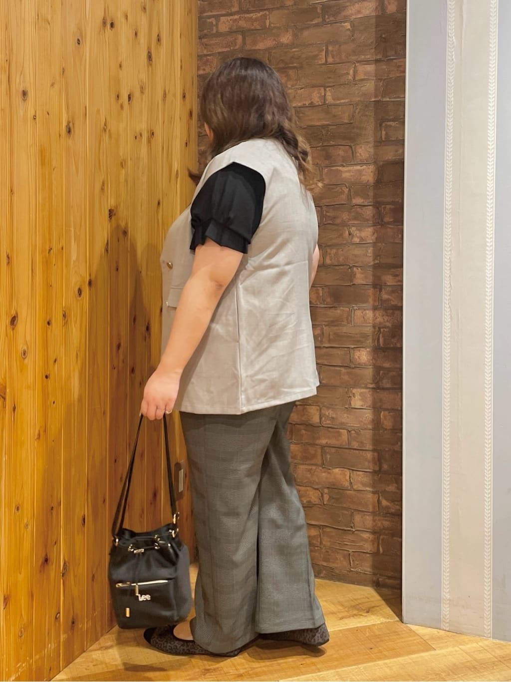 Risaさんの「SHOO･LA･RUE｜【S-LL/セットアップ可/洗濯後しわになりにくい】ダブルベスト」を使ったコーディネート
