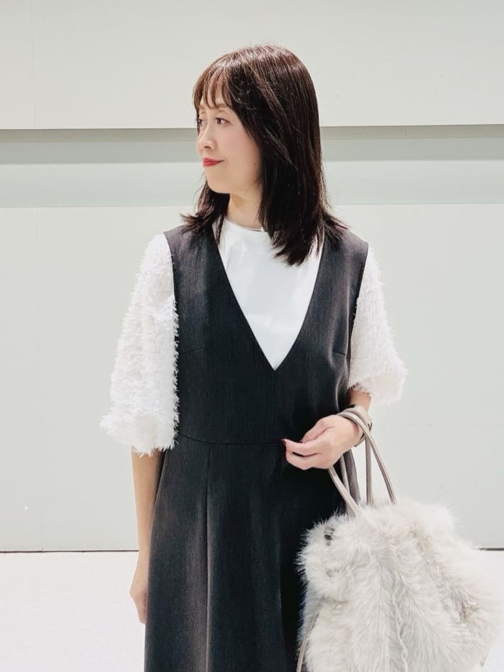 makiさんの「UNTITLED｜【丸首/Tシャツ風/短丈】シャギースリーブ ポンチカットソー」を使ったコーディネート