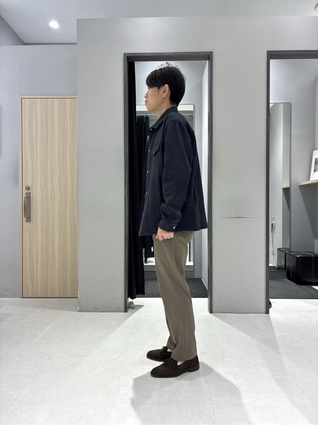 わいずみさんの「TAKEO KIKUCHI｜【Air Palette Knit】ワンポイント カラーニット プルオーバー」を使ったコーディネート